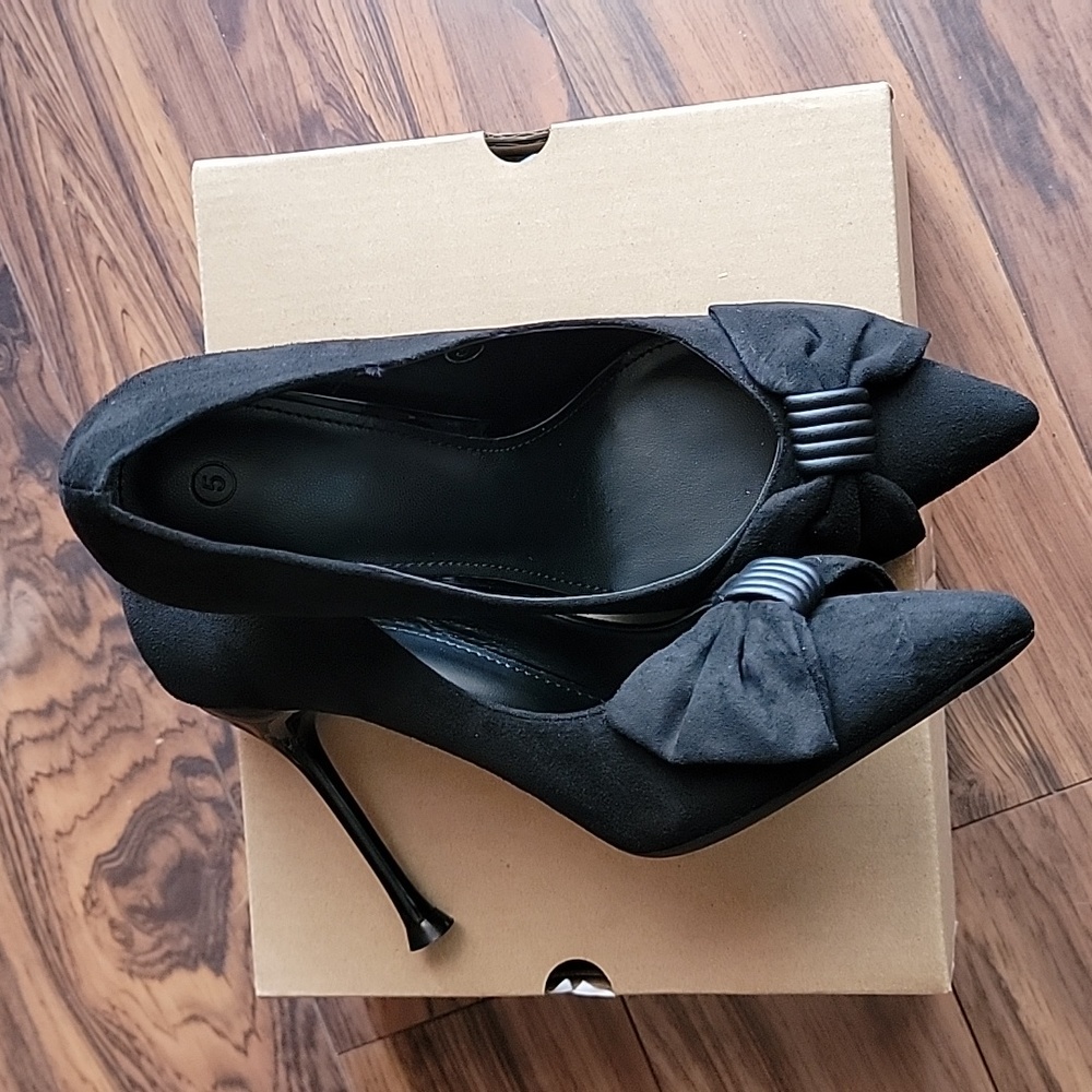 Black Bow Heels